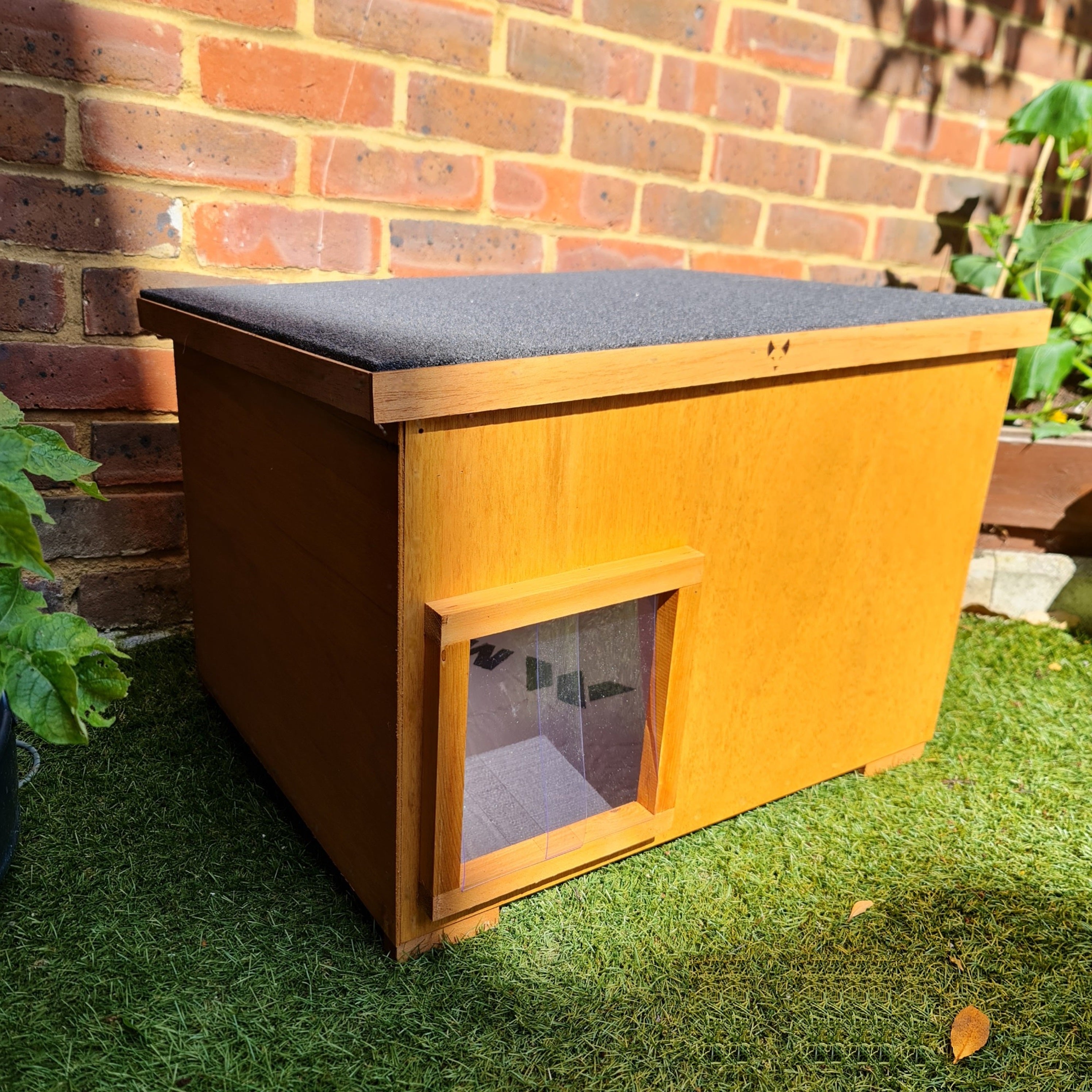 INSULATED Outdoors Cat House – Dingo