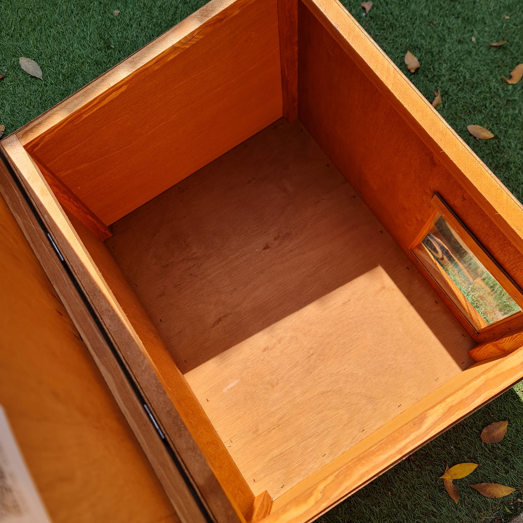 Spacious wooden cat house with thermal flap entrance